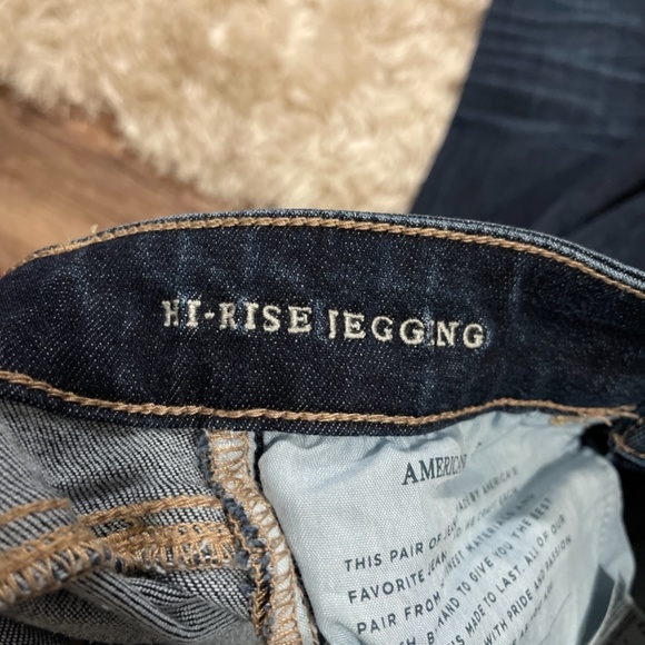 American Eagle Hi-Rise Distressed Jegging Size 2 short - Picture 5 of 6